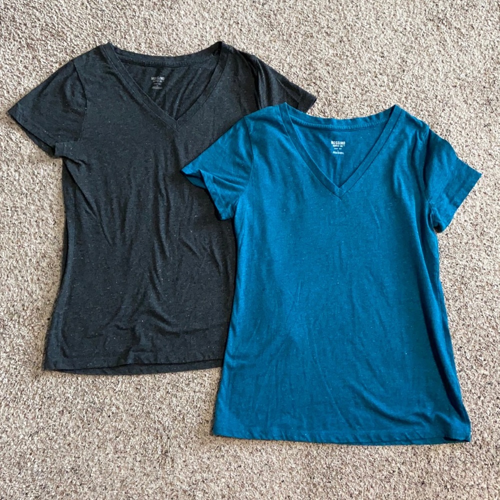 Mossimo v neck tee shirts size large